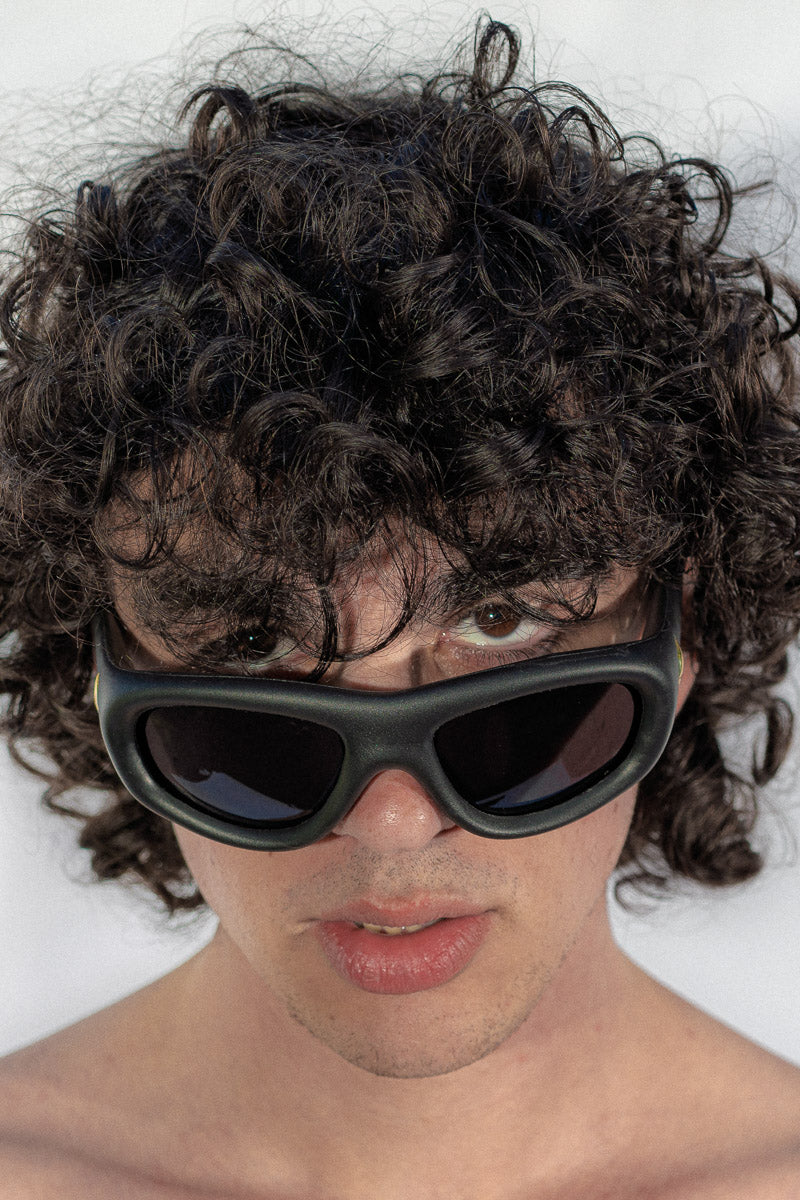 FOM 001 'MATTER BLACK'