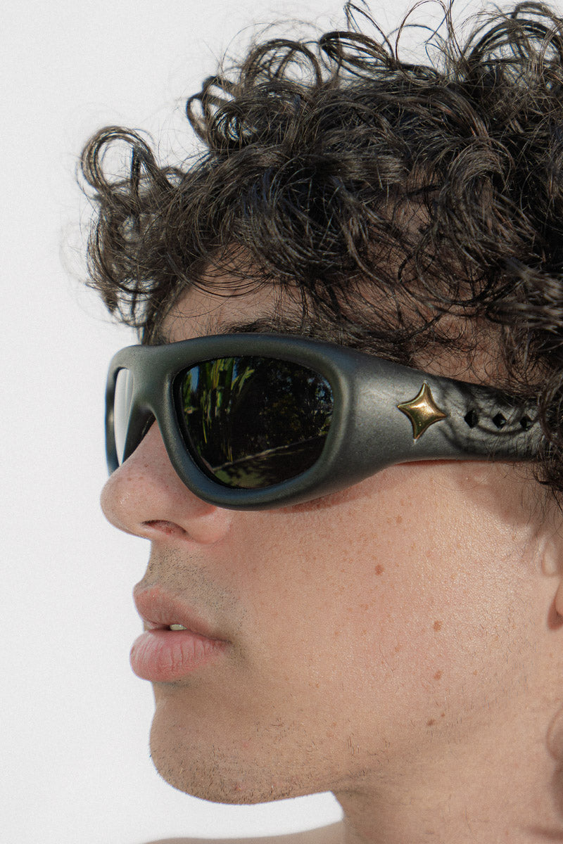 FOM 001 'MATTER BLACK'